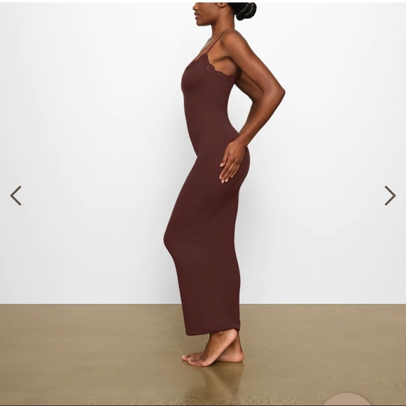 SKIMS fits everybody lace long slip dress in Cocoa size M new with tag - Picture 3 of 8